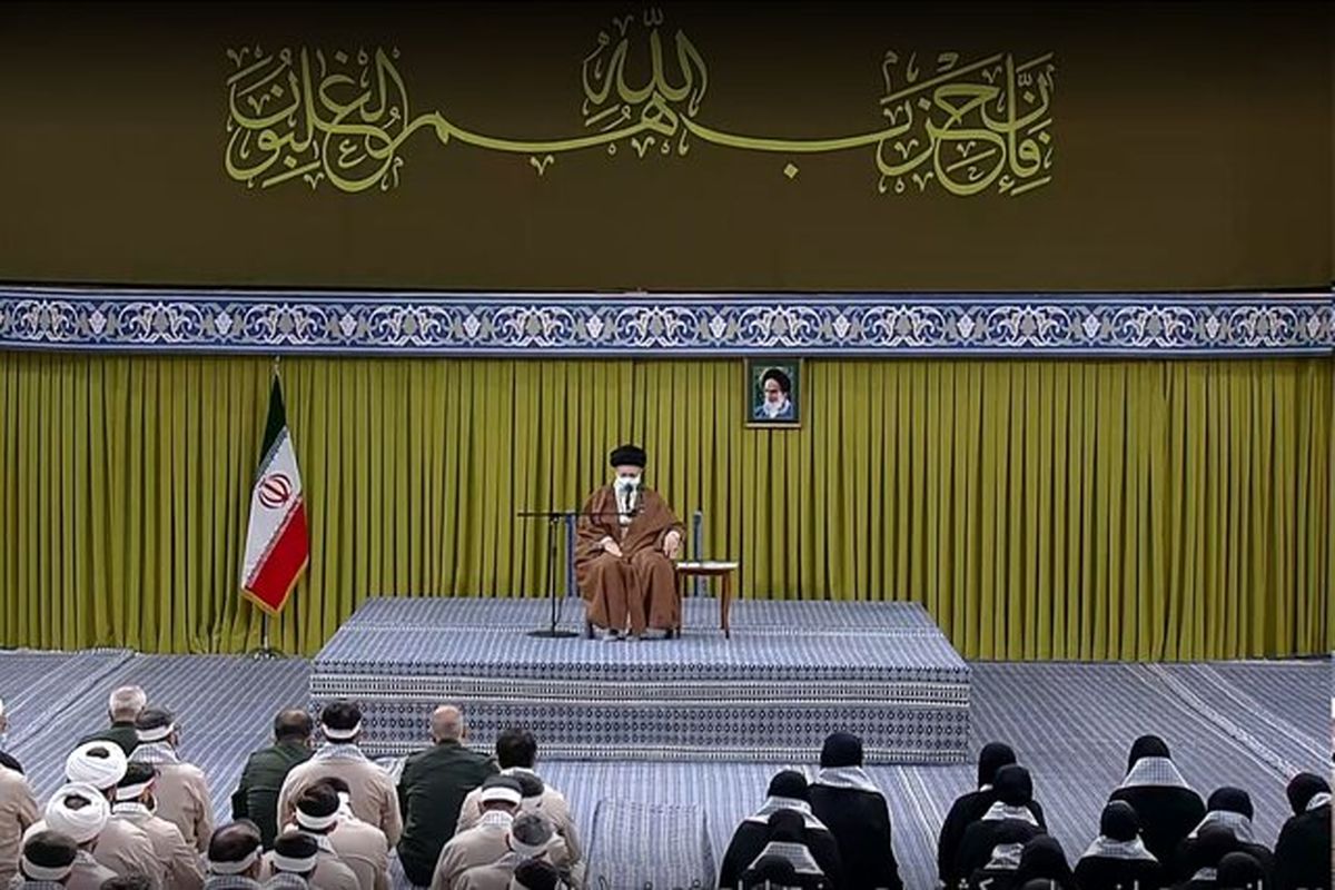 در قضایای اخیر بسیجیها مظلوم واقع شدند/ بچه های تیم ملی چشم ما رو روشن کردند/ می گویند صدای ملت را بشنوید، صدای رعدآسای مردم 13 آبان بلند شد/ ویدئو