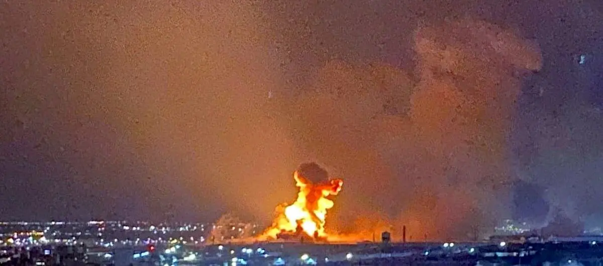 چهلمین روز تجاوز آمریکا و اسرائیل به ایران/ تمرکز حملات بر شریان‌های صنعتی؛ از آلومینیوم اراک تا تکرار حادثه در بندر امام/ مقابله پدافند تهران با ریزپرنده‌ها بعد از آتش بس