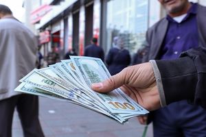 قیمت دلار، یورو و سایر ارزها ۵ شهریورماه ۱۴۰۴؛ دلار باز هم از مرز روانی عبور کرد