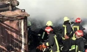 حریق گسترده انبار ضایعات پلاستیک در شیراز مهار شد