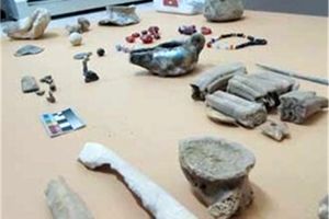 ۱۰۶ قطعه اشیا عتیقه در هرسین کشف شد