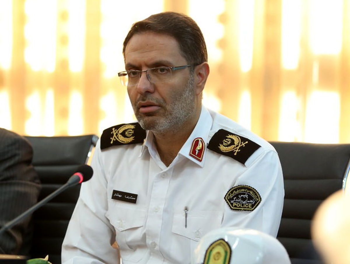 دو هفته اول مهر پلیس دانشآموزان را به مدرسه میرساند
