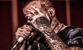 حمله متعفن و تهوع آور «تتلو» به امام حسين (ع)، مسلمانان و محرم