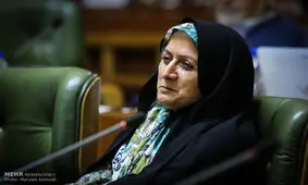 شست و شوی حیاط شورا و شهرداری تهران با ۲ هزار لیتر آب