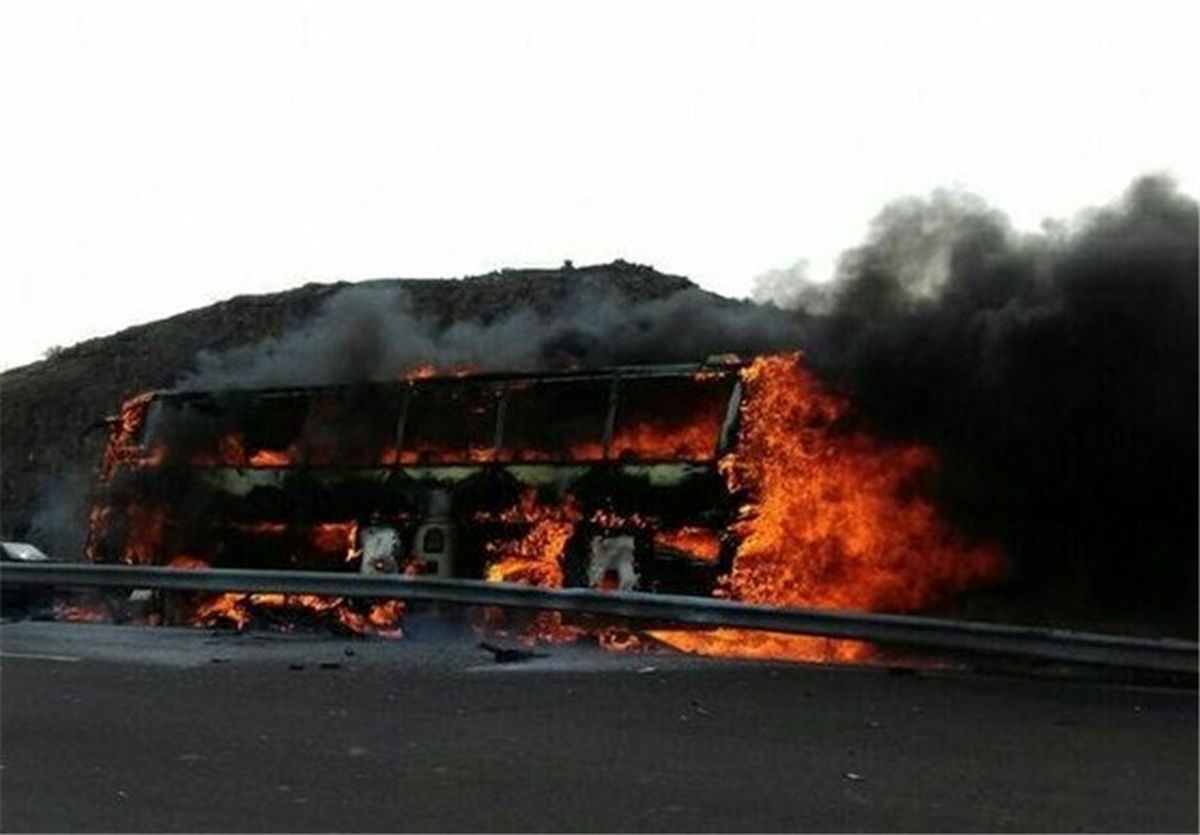 اتوبوس حادثه دیده تهران کرمان ۴۵ مسافر داشت/مشخص بودن نام ۲۸ نفر