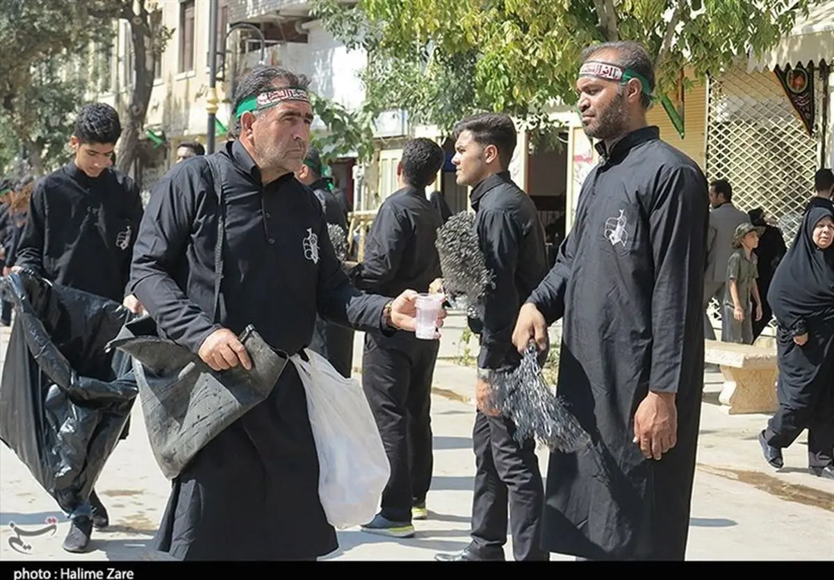 سوگواری مردم شیراز در رثای سقای کربلا؛ تجمع هیئات مذهبی در روز تاسوعای حسینی