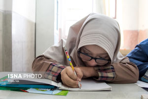 توزیع ۶۰۰ هزار جلد کتاب بین دانش‌آموزان استثنایی/ امکان استمرار خدمت بازنشستگان طبق قانون