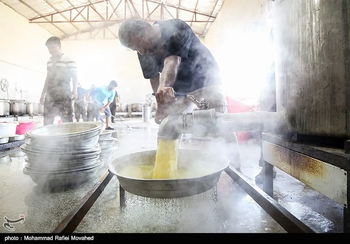 طرح بزرگ اطعام حسینی با طبخ ۷۲ دیگ نذری در مهدی‌شهر اجرا می‌شود