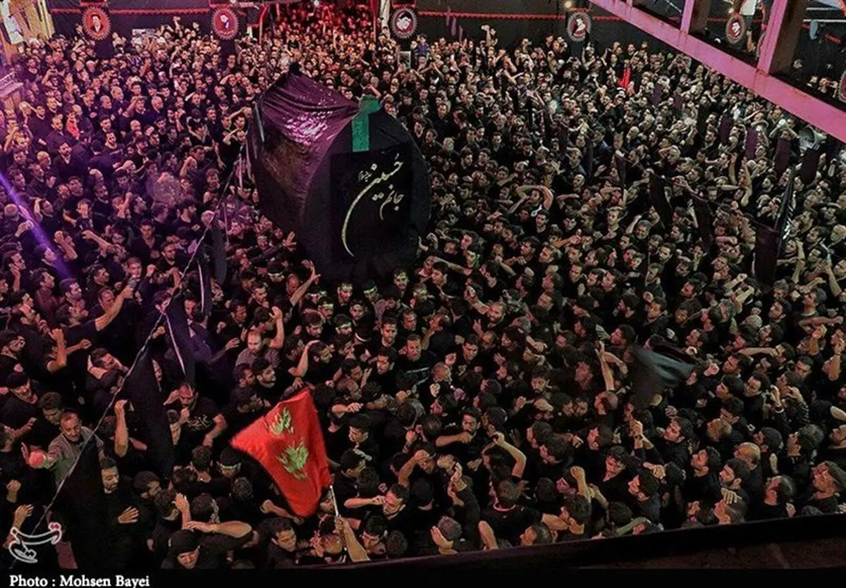 مراسم نخل‌گردانی در شب عاشورا+تصاویر