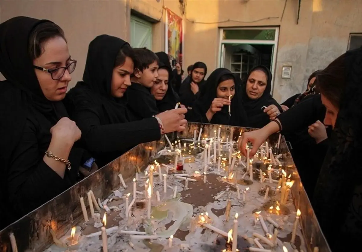 آئین سنتی"هفت منبر" شامگاه تاسوعا در بیرجند برگزار شد