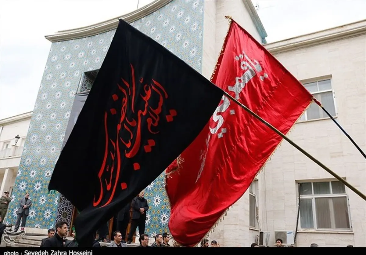 عزاداری هیئت‌های "شاه حسین‌گویان" تبریز در محوطه استانداری آذربایجان شرقی