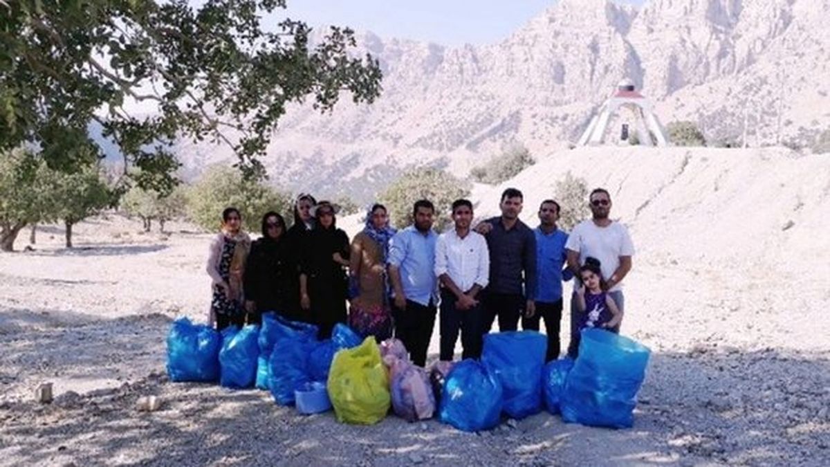 فعالان محیط زیست به پاکسازی طبیعت رفتند