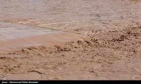 "سیلاب" کنار محور اصلی شهمیرزاد به فولاد محله را شست