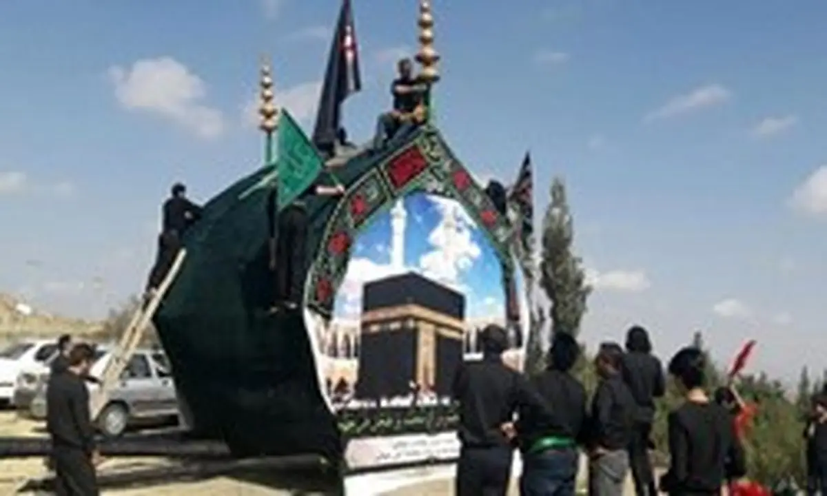 نخل‌‎برداری و نخل‌گردانی آیین 250 ساله مردم کدکن/ دوباره نخل‌های عاشورایی قبام کردند