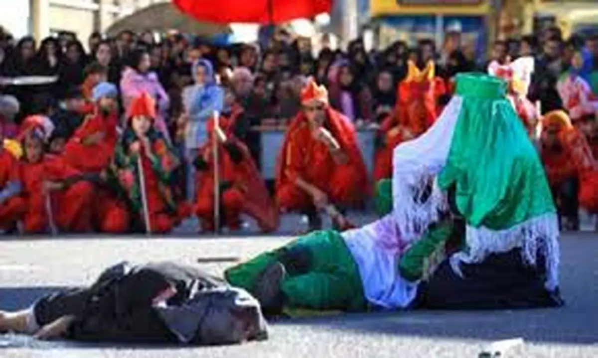 ویدیو/ لحظه فوت پیرخادم حسینی در حین تعزیه خوانی