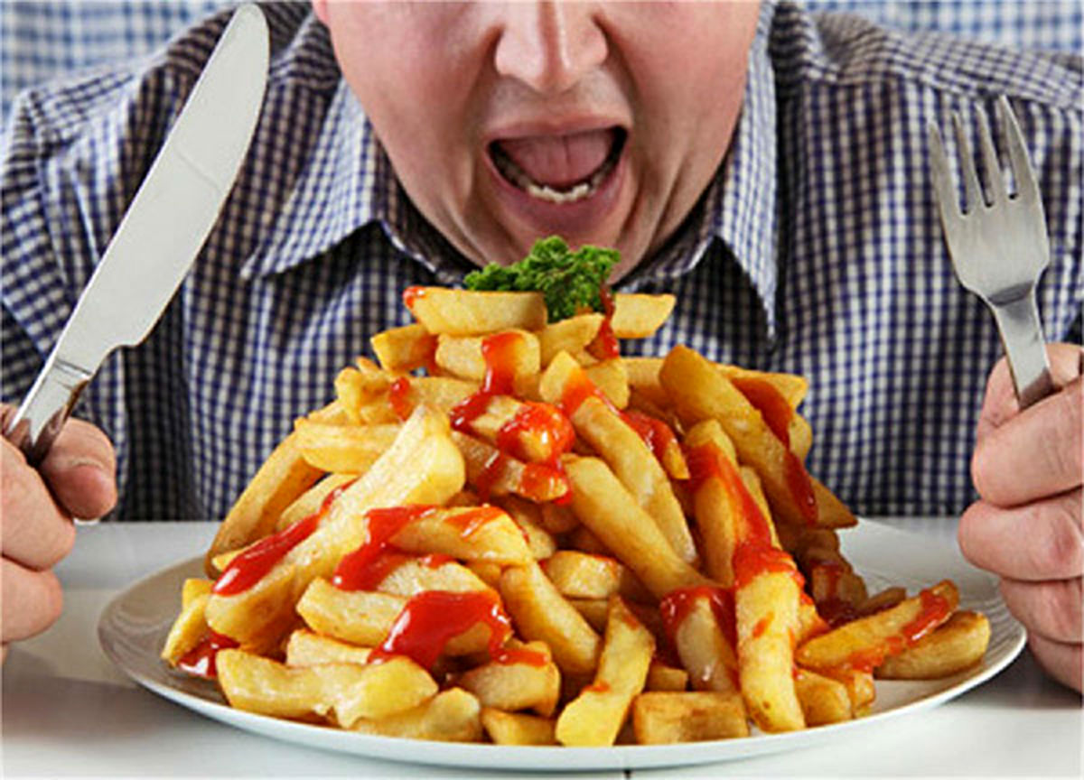 چگونه با میل شدید به خوردن مقابله کنیم؟