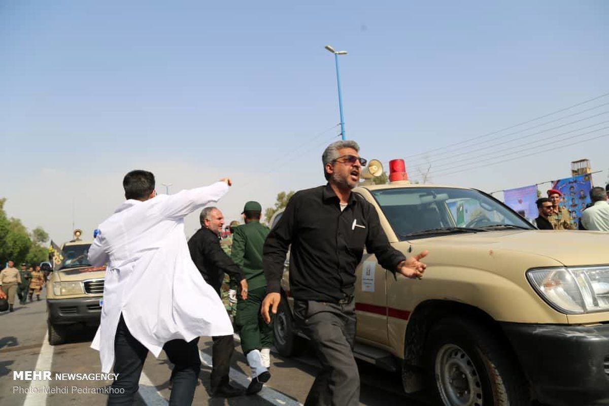 در پی حادثه تروریستی؛ وزیر بهداشت 3 نماینده به اهواز فرستاد