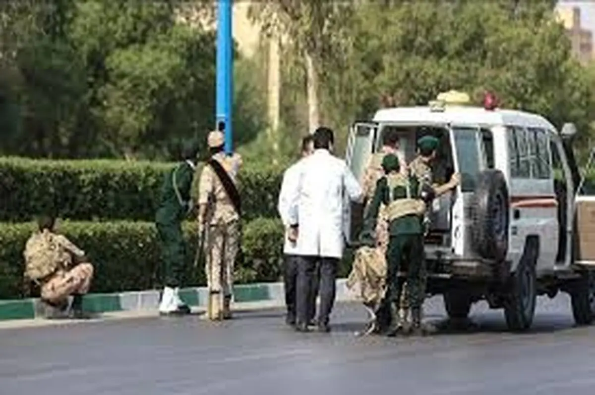 بستگان زخمی شدگان در مقابل بیمارستان تجمع نکنند