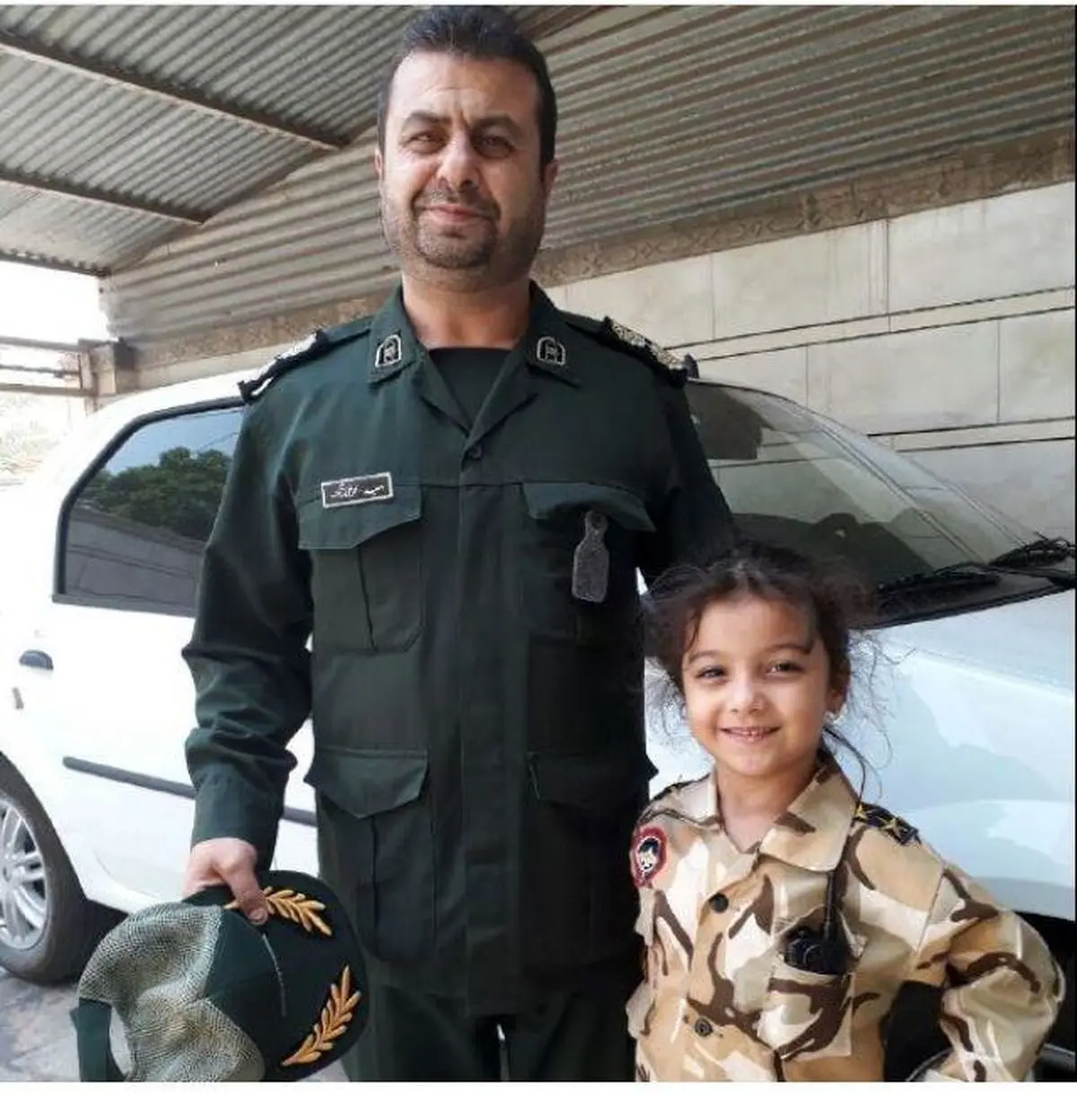 تصویر یکی از شهدا حادثه امروز در کنار دخترش
