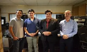 ببینید: آواز سالار عقیلی برای استاد شجریان