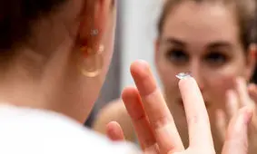 آرایش چشم وقتی که لنز داریم چگونه است؟