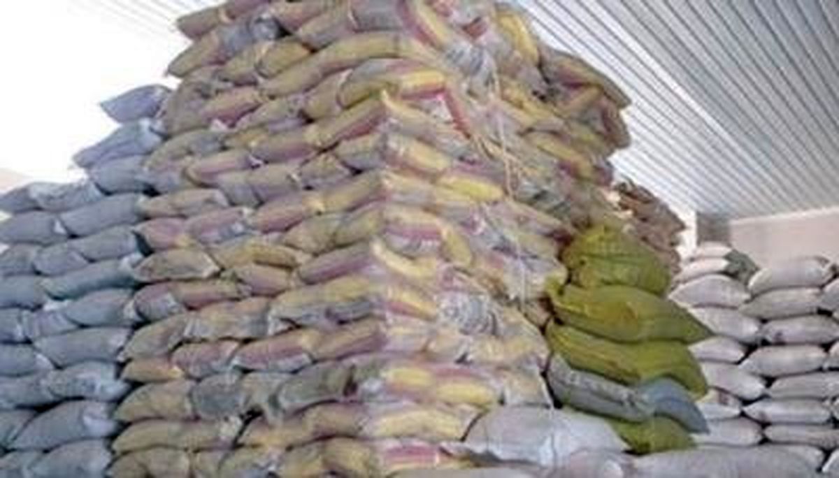 ۷۰ کانتینر برنج احتکاری کشف شده توزیع شد