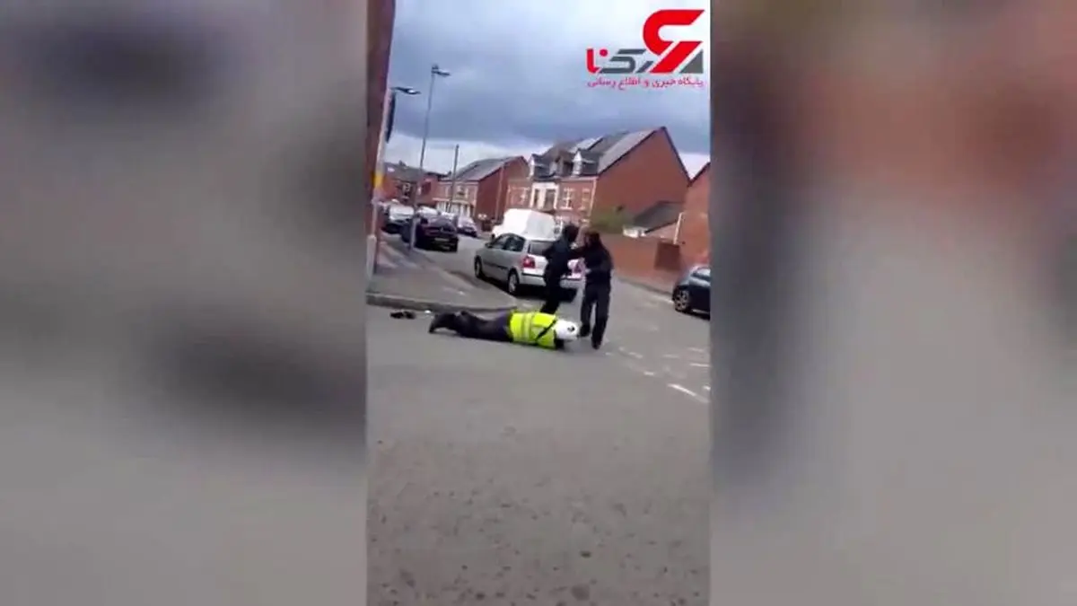 حمله خشونت آمیز اشرار به مامور راهنمایی و رانندگی برای سرقت موتورش+ فیلم