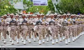 رژه نیروهای مسلح در استان لرستان برگزار شد
