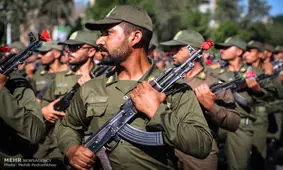 مراسم رژه نیروهای مسلح در کرج آغاز شد