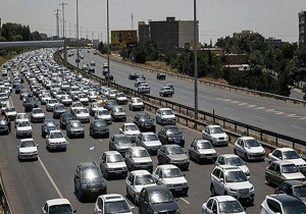 ترافیک در آزادراه‌ کرج-تهران سنگین است/ انسداد محور ایلام-اسلام آباد غرب