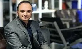 ژست عاشقانه «احسان کرمی» در کنار همسرش/عکس