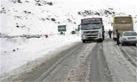 تردد در محورهای استان ایلام بدون داشتن زنجیر چرخ ممنوع است
