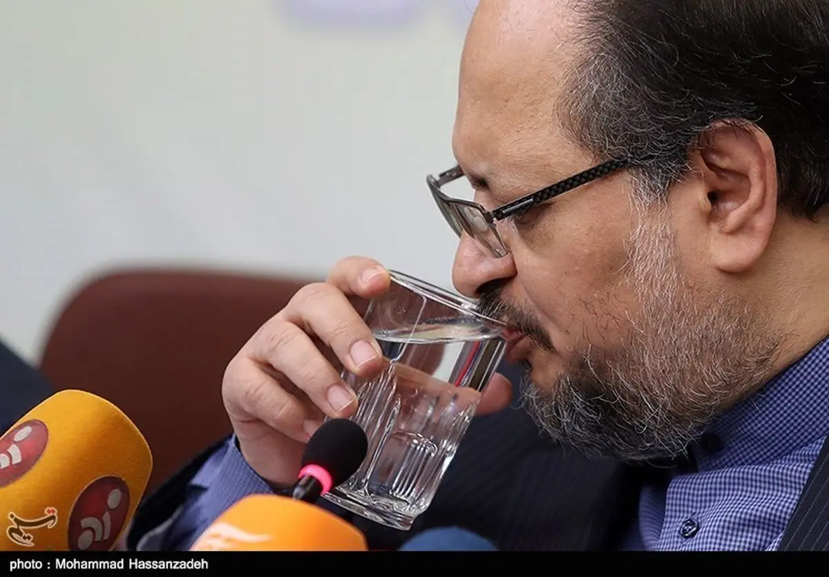 استعفاي شريعتمداري تكذيب شد