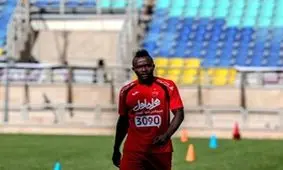 تصویری از حسرت منشا برای گل نشدن ضربه رباح ماجری