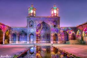 معماری و تلفیق رنگ شگفت انگیز مسجد نصیرالملک شیراز