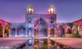 معماری و تلفیق رنگ شگفت انگیز مسجد نصیرالملک شیراز