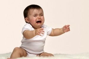 گریه کردن طولانی نوزاد چه عوارضی دارد؟