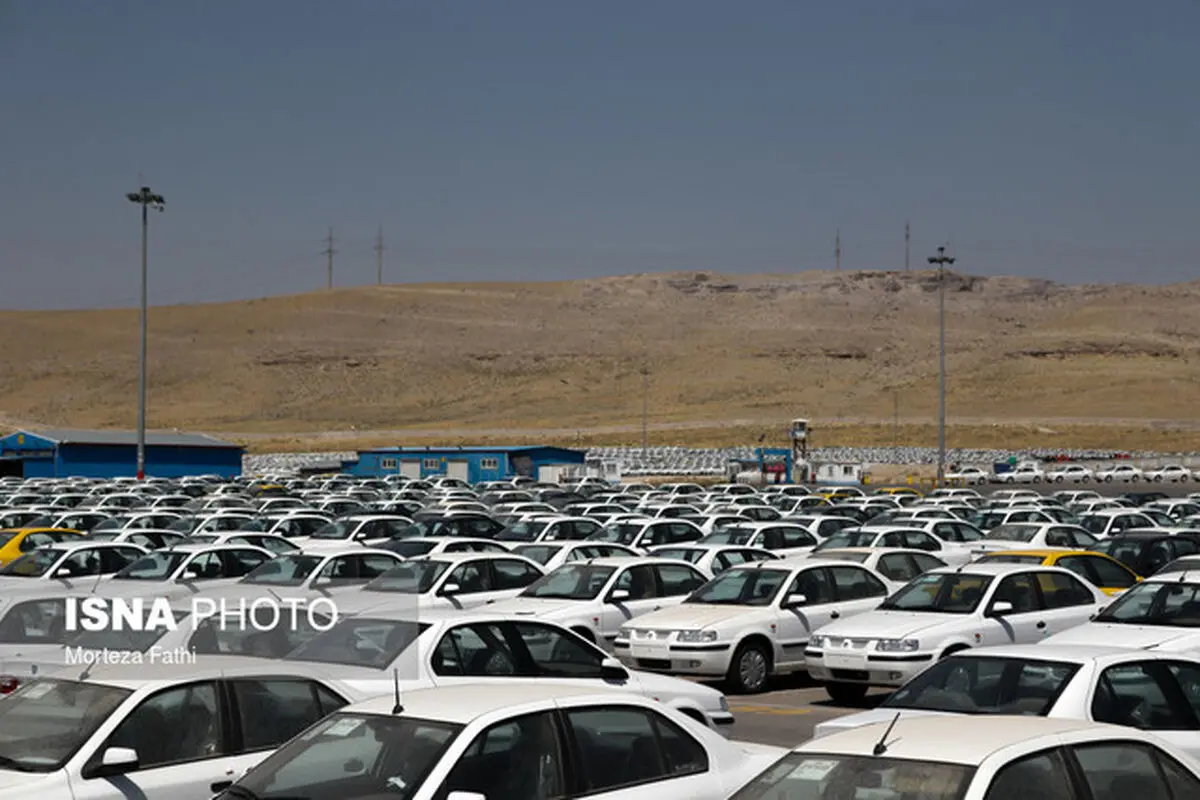 احتکار 2000 خودرو در فارس