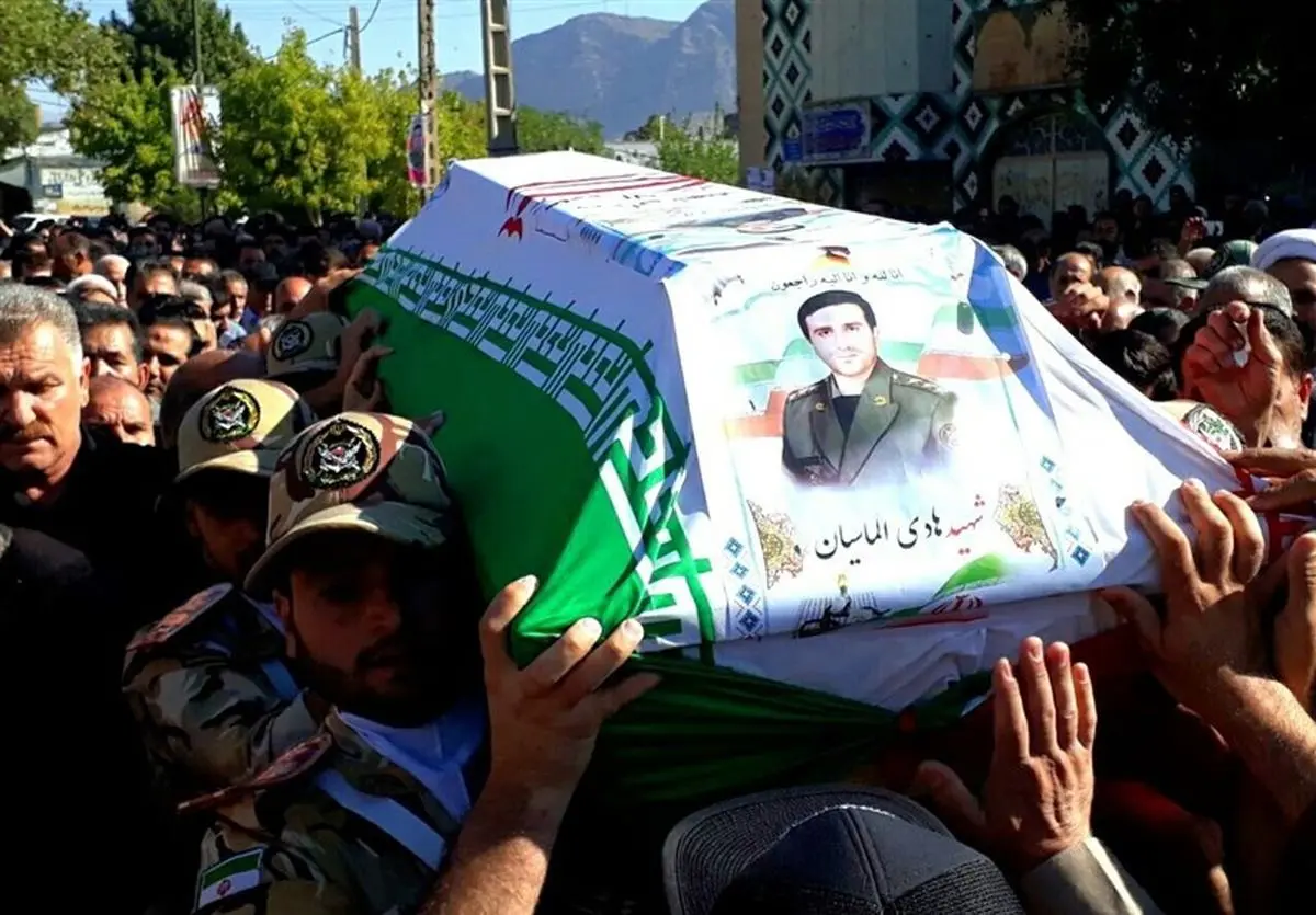 پیکر شهید "الماسیان" از شهدای حادثه تروریستی اهواز در لرستان تشییع شد