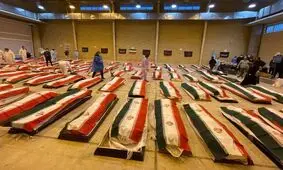 پیکرهای مطهر ۸۴ شهید قهرمان ناوشکن دنا تشییع می‌شود