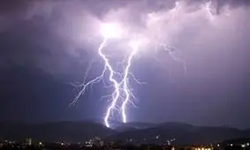 صاعقه جان یک دختر را در خراسان جنوبی گرفت