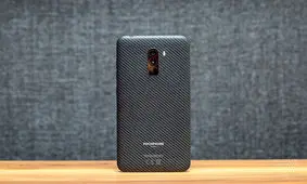 شیائومی گوشی موبایل Pocophone F1 به کاربران هدیه می دهد