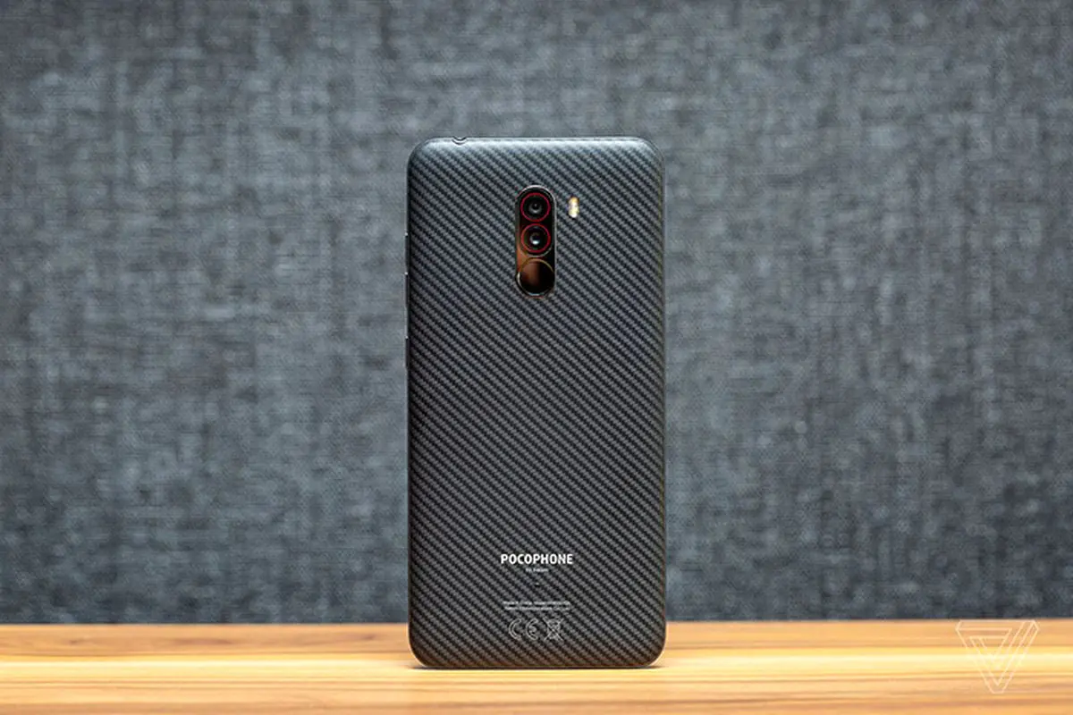 شیائومی گوشی موبایل Pocophone F1 به کاربران هدیه می دهد