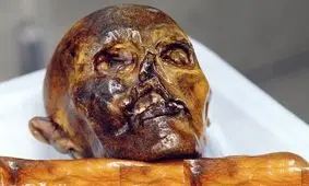 پیرزن 87 ساله بیش از 10 سال با جسد فریز شده همسرش زندگی کرد + عکس