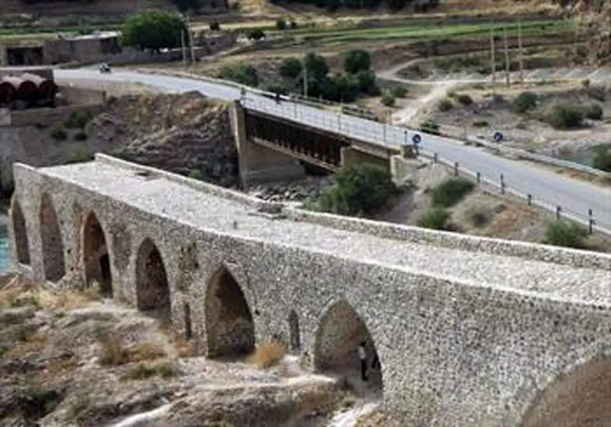 خسارت جزئی به پل تاریخی پاتاوه/ عملیات ترمیم انجام شد