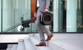 اسکوتر برقی‌ که ۲ ثانیه‌ای تا می‌شود