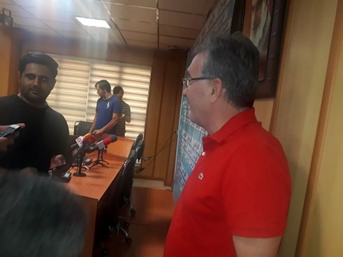 هجوم «لایوگیرها» در نشست خبری برانکو و شفر