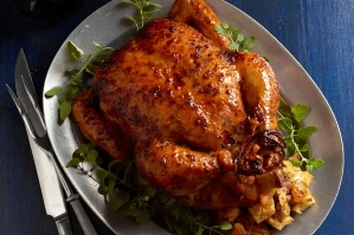 مرغ شکم پر را با این دستور بدون فر درست کنید