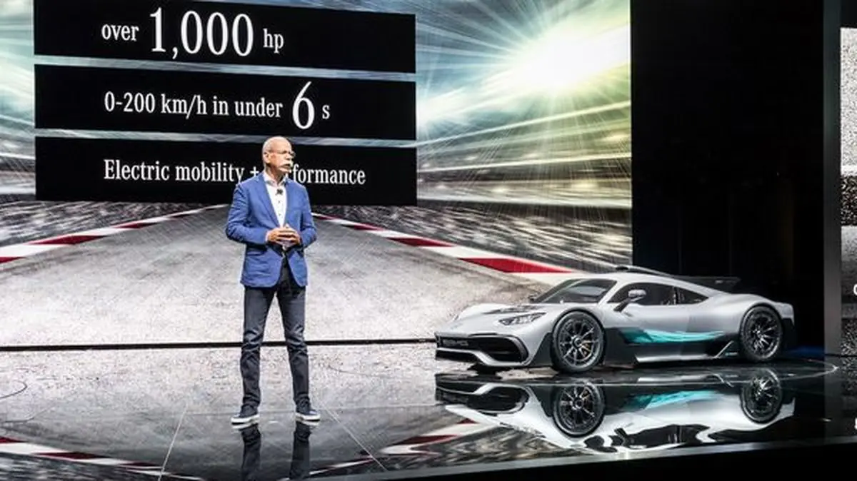 «دیتر زچه» از مدیریت دایملر و مرسدس بنز کنار می رود