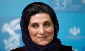 گریه فاطمه معتمدآریا در دیدار همسر سردار شهید مدق